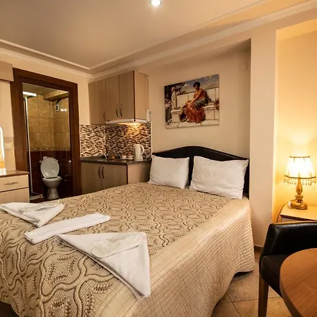 Black Pearl Aparthotel 4*